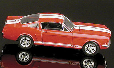 SCALA: 1:18 - UNIVERSAL H. - MOD.: FORD MUSTANG 350 GT SHELBY 1966 - Colore:Rosso-Bianco